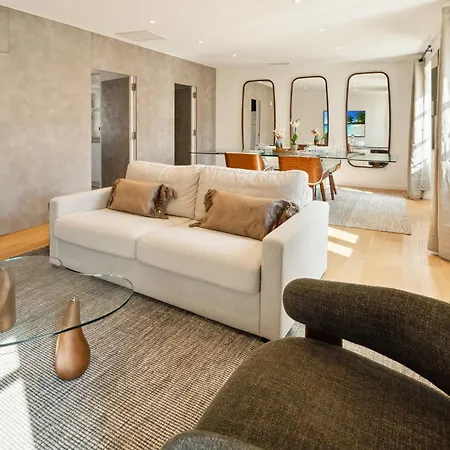 L'escale Tropezienne Rue Des Commercants 3e * Saint-Tropez