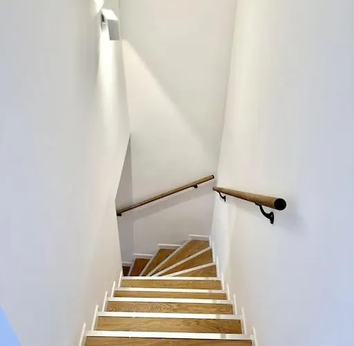 L'escale Tropezienne Rue Des Commercants 3e * Saint Tropez