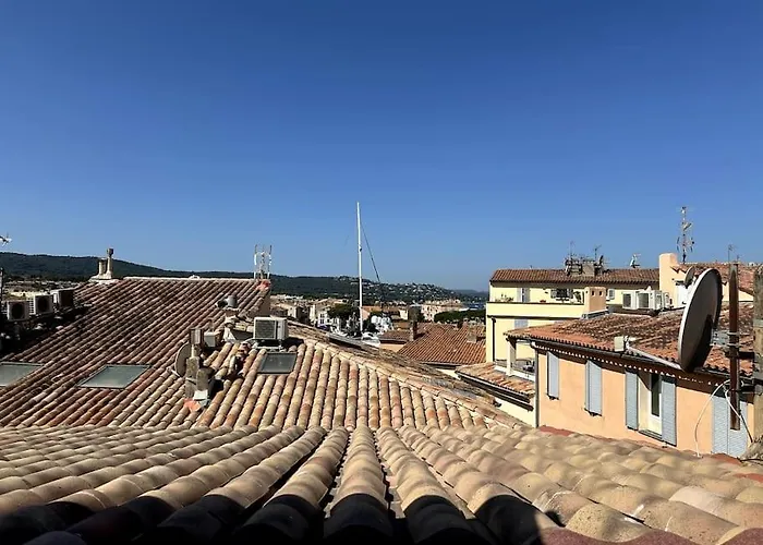 L'escale Tropezienne Rue Des Commercants 3e *