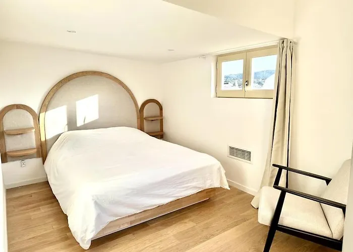 L'escale Tropezienne Rue Des Commercants 3e Saint-Tropez