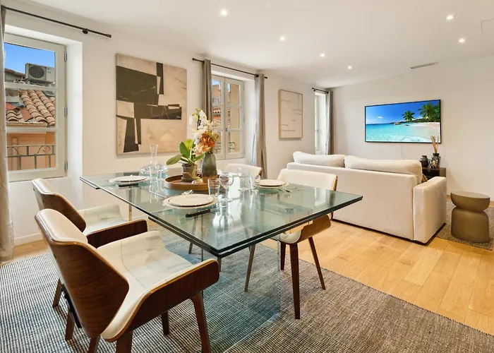 L'escale Tropezienne Rue Des Commercants 3e Saint Tropez